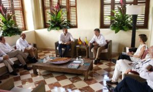 Reunidos con las delegaciones oficiales de cada país al encuentro bilateral, El Rey de España, Felipe VI y el Presidente Juan Manuel Santos abordaron asuntos de interés de ambas naciones.