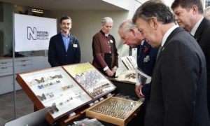 En la Visita de Estado al Reino Unido, el Presidente Santos y el Príncipe de Gales visitaron este miércoles la exhibición de mariposas del Museo de Historia Natural luego de un foro en el que se firmaron acuerdos de cooperación.
